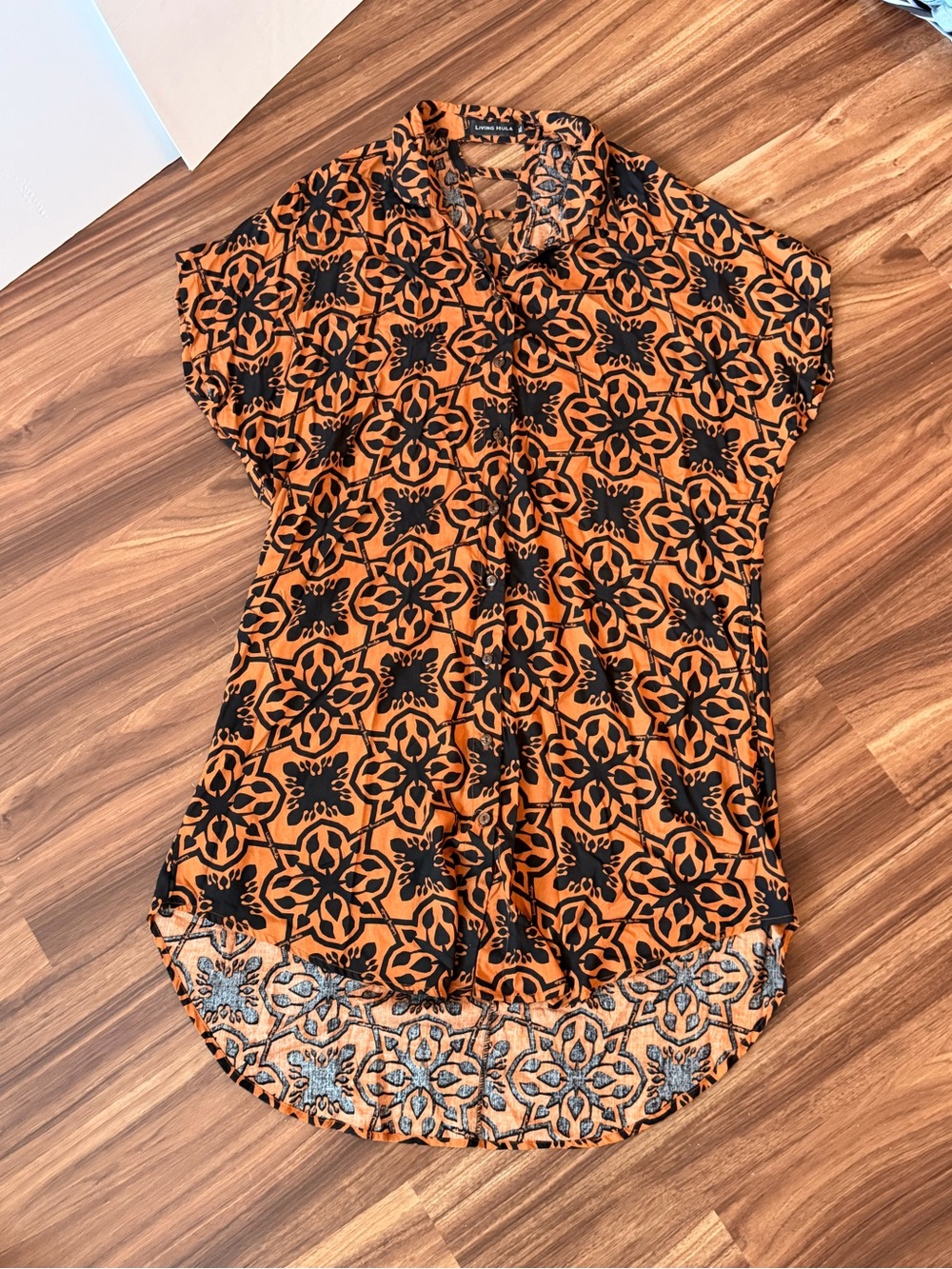 Living Hula Short Button-Down Tunic Dress in Rust & Black - Picture 2 of 5